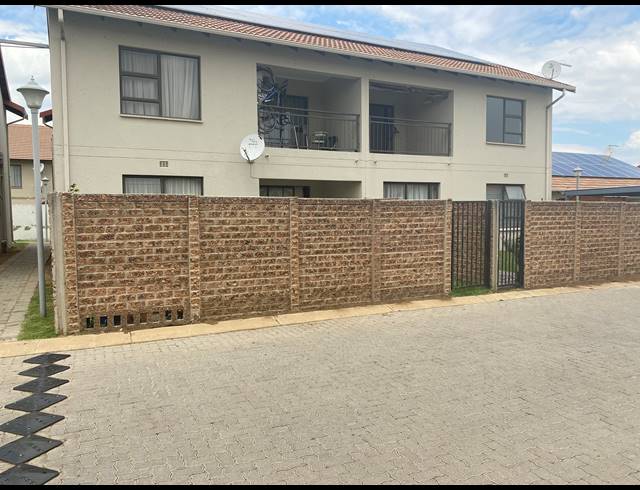 3 BEDROOM SECTIONAL TITLE FOR SALE IN PARKRAND